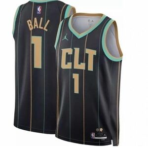 Nike Youth S CLT Hornets LaMelo Ball Black 2022/23 Swingman Jersey City Edition